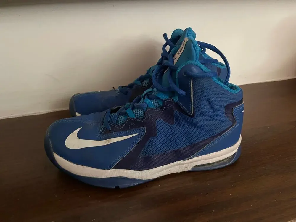 Nike Airmax Stutter step youth 3.5 blue basketball shoes